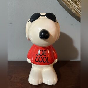 EUC 2015 FAB Starpoint NY Peanuts Worldwide LLC Joe Cool Snoopy Ceramic Bank 8"